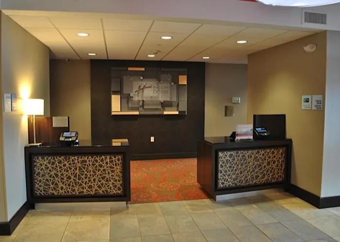 Top Hotels Close to Salem State University