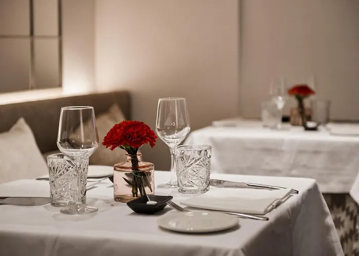 Mejores hoteles cerca de Juan Bravo Madrid