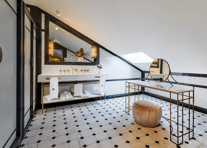 Mejores hoteles cerca de ICADE, Madrid