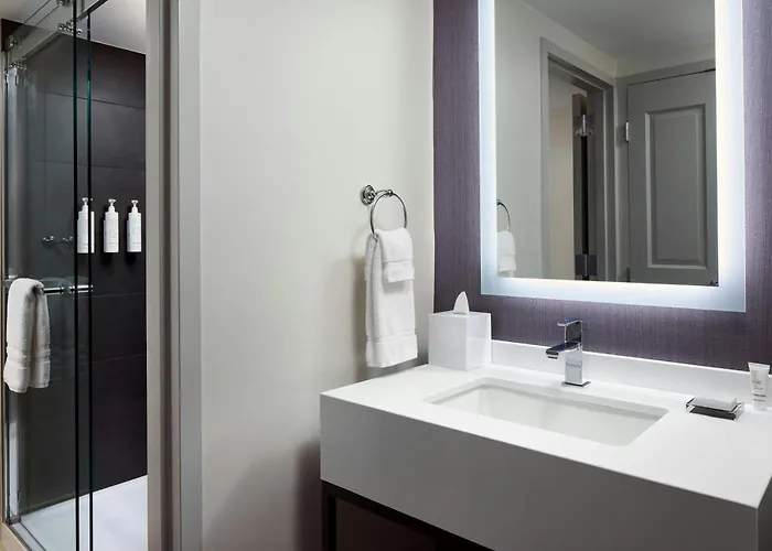 Best Falls Church Hotels by Metro Stations