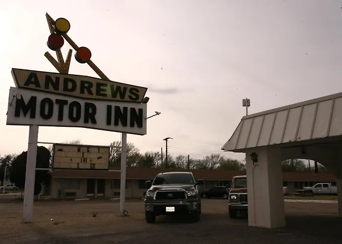 Top Hotels Close to Andrews University